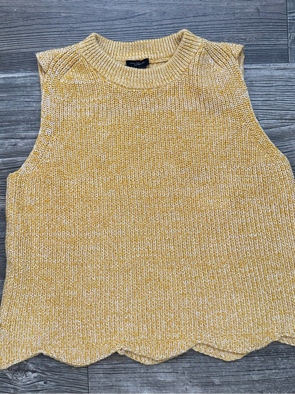 Ann Taylor Factory Mustard Knit Scallop-Hem Sleeveless Tank